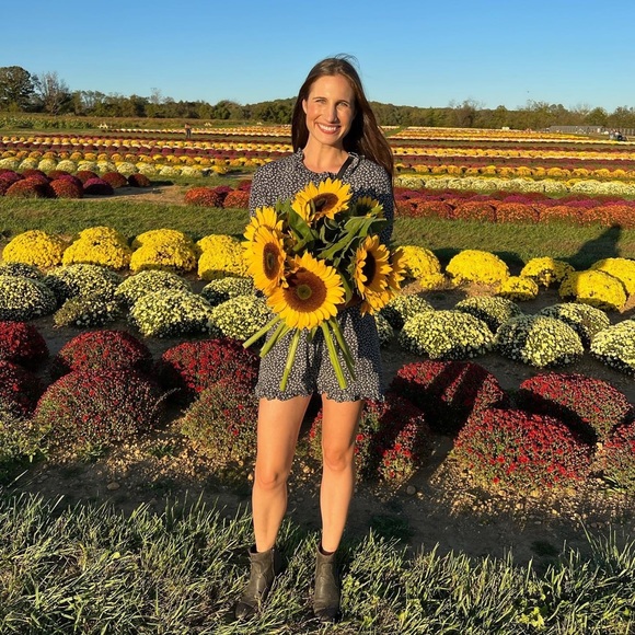 Meet your Posher, Jessica - Picture 3 of 5